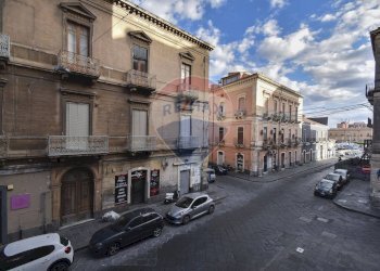 Edificio all\'aperto - Quadrilocale Via Francesco Crispi
 
125, Catania - foto 5