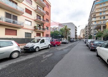 Edificio all\'aperto - Quadrilocale Via Riccardo Quartararo
 
10, Catania - foto 1