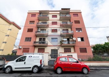 Edificio all\'aperto - Quadrilocale Via Riccardo Quartararo
 
10, Catania - foto 2