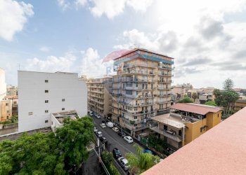 Edificio all\'aperto - Quadrilocale Via Riccardo Quartararo
 
10, Catania - foto 26