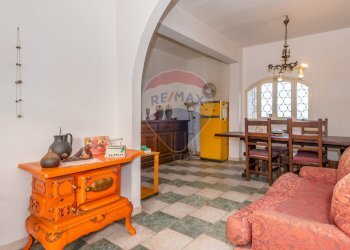 Sala da pranzo - Villa Via Madonna del Piano
 
110, Grammichele - foto 11