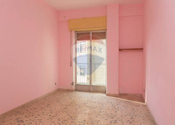 Stanza vuota - Trilocale Via Nizzeti
 
18, Valverde - foto 1