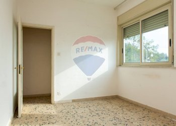 Stanza vuota - Trilocale Via Nizzeti
 
18, Valverde - foto 9