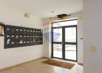 Ricezione / Lobby - Trilocale Via Nizzeti
 
18, Valverde - foto 13