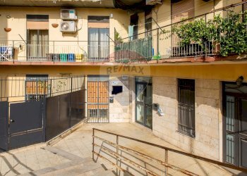 Edificio all\'aperto - Trilocale Via Nizzeti
 
18, Valverde - foto 15