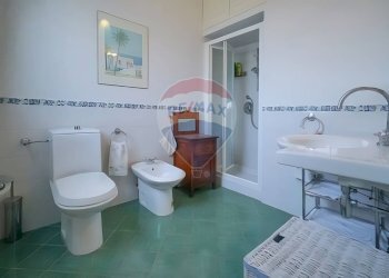 Bagno - Villa Contrada Agnone Baia del Riccio
 
s.n.c., Augusta - foto 18