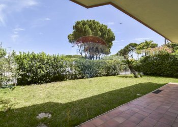 Giardino - Villa Contrada Agnone Baia del Riccio
 
s.n.c., Augusta - foto 26