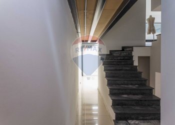 Scale - Locale Commerciale Via Empedocle
 
3, Mascalucia - foto 18