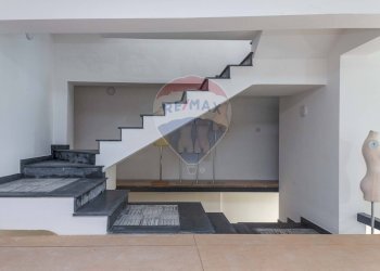 Scale - Locale Commerciale Via Empedocle
 
3, Mascalucia - foto 21