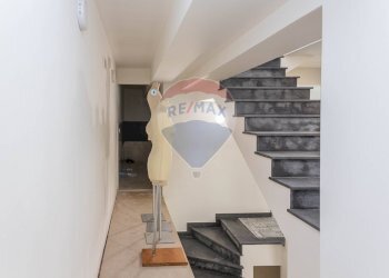 Scale - Locale Commerciale Via Empedocle
 
3, Mascalucia - foto 27