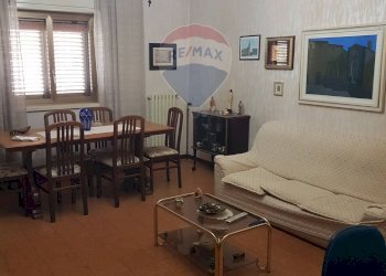 Sala da pranzo - Appartamento Via Sant'Elia
 
12, Nicosia - foto 21