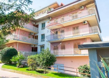 Edificio all\'aperto - Trilocale via Dafni
 
2, Aci Catena - foto 6