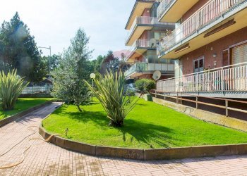 Edificio all\'aperto - Trilocale via Dafni
 
2, Aci Catena - foto 10