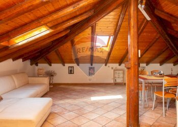 Sala da pranzo - Trilocale via Dafni
 
2, Aci Catena - foto 18