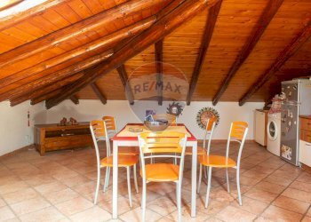 Sala da pranzo - Trilocale via Dafni
 
2, Aci Catena - foto 23