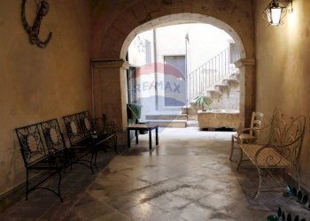 Hall / corridoio - Casa indipendente via Castello Maniace, Siracusa - foto 26