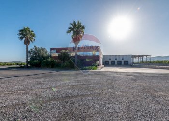 Casa all\'aperto - Capannone Leonardo coop
 
SNC, Mineo - foto 1