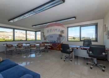 Ufficio - Capannone Leonardo coop
 
SNC, Mineo - foto 18