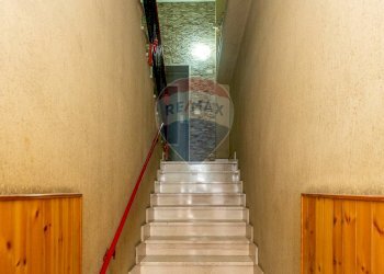 Scale - Quadrilocale Via Amerigo Vespucci
 
85, Paterno - foto 12