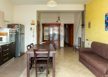 Sala da pranzo - Quadrilocale Via Amerigo Vespucci
 
85, Paterno - foto 15