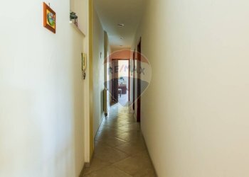 Hall / corridoio - Quadrilocale Via Amerigo Vespucci
 
85, Paterno - foto 17