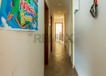 Hall / corridoio - Quadrilocale Via Amerigo Vespucci
 
85, Paterno - foto 5