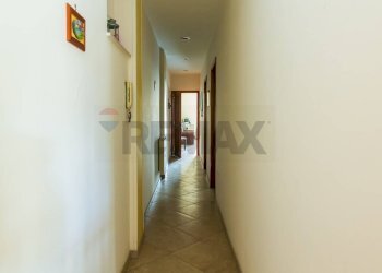 Hall / corridoio - Quadrilocale Via Amerigo Vespucci
 
85, Paterno - foto 6