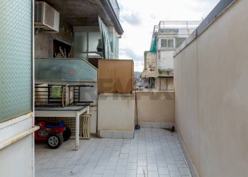 Terrazza - Quadrilocale Via Amerigo Vespucci
 
85, Paterno - foto 20