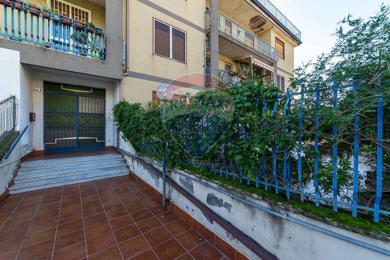 Edificio all\'aperto - Quadrilocale Via Pietro De Logu
 
27, Catania - foto 3