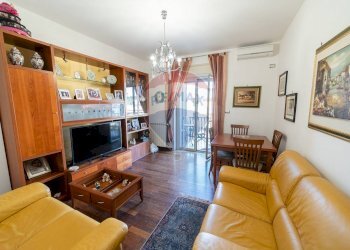 Sala da pranzo - Quadrilocale Via Pietro De Logu
 
27, Catania - foto 7