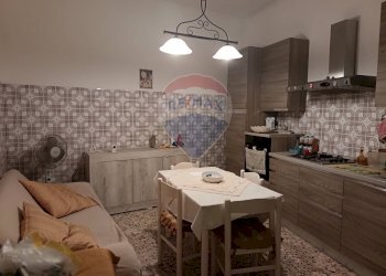 Sala da pranzo - Quadrilocale via liguria
 
13, Paterno - foto 2