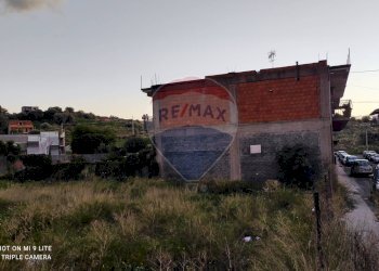 Edificio all\'aperto - Terreno edificabile Via Lucania
snc, Paterno - foto 2