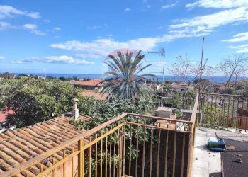 Balcone - Casa indipendente via molise
 
21, Acireale - foto 4