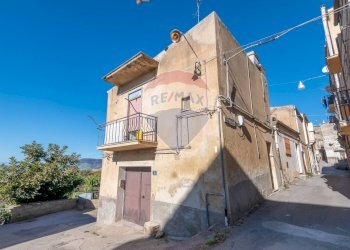 Edificio all\'aperto - Casa indipendente Via Parisi
 
4, Caltagirone - foto 3