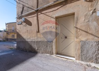 Edificio all\'aperto - Casa indipendente Via Parisi
 
4, Caltagirone - foto 24