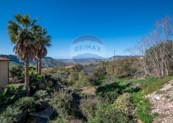 Vista delle montagne - Casa indipendente Via Valentino
 
1, Caltagirone - foto 4