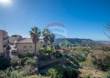 Vista delle montagne - Casa indipendente Via Valentino
 
1, Caltagirone - foto 10