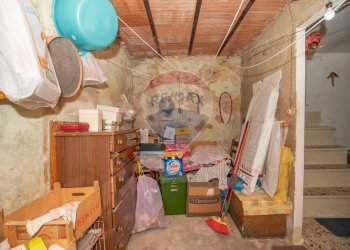 Dispensa di stoccaggio - Casa indipendente Via Valentino
 
1, Caltagirone - foto 13