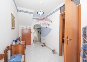 Hall / corridoio - Casa indipendente Via Valentino
 
1, Caltagirone - foto 1