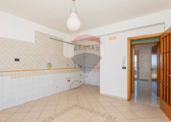 Stanza vuota - Quadrilocale Via Spiridione Libertini, 56 / Via Pò, Caltagirone - foto 15