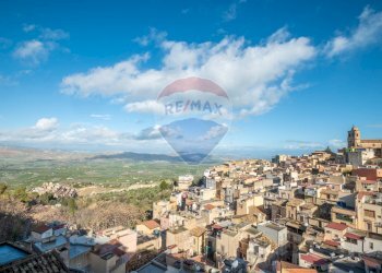 Edificio all\'aperto - Casa indipendente Via Santa Croce
 
34, Mineo - foto 15