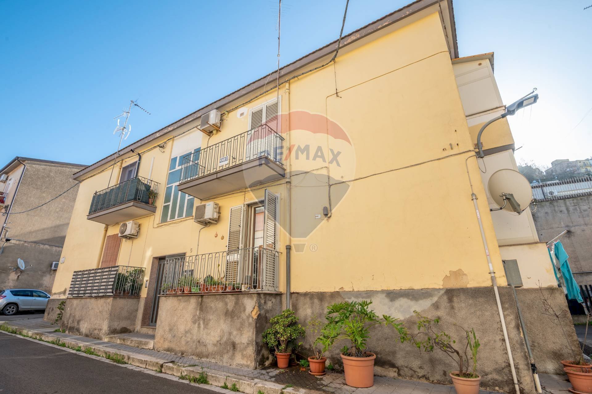 Edificio all\'aperto - Trilocale Via Corrado Luigi Guzzanti Muratore
 
5, Mineo - foto 2