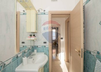 Bagno - Trilocale Via Corrado Luigi Guzzanti Muratore
 
5, Mineo - foto 13