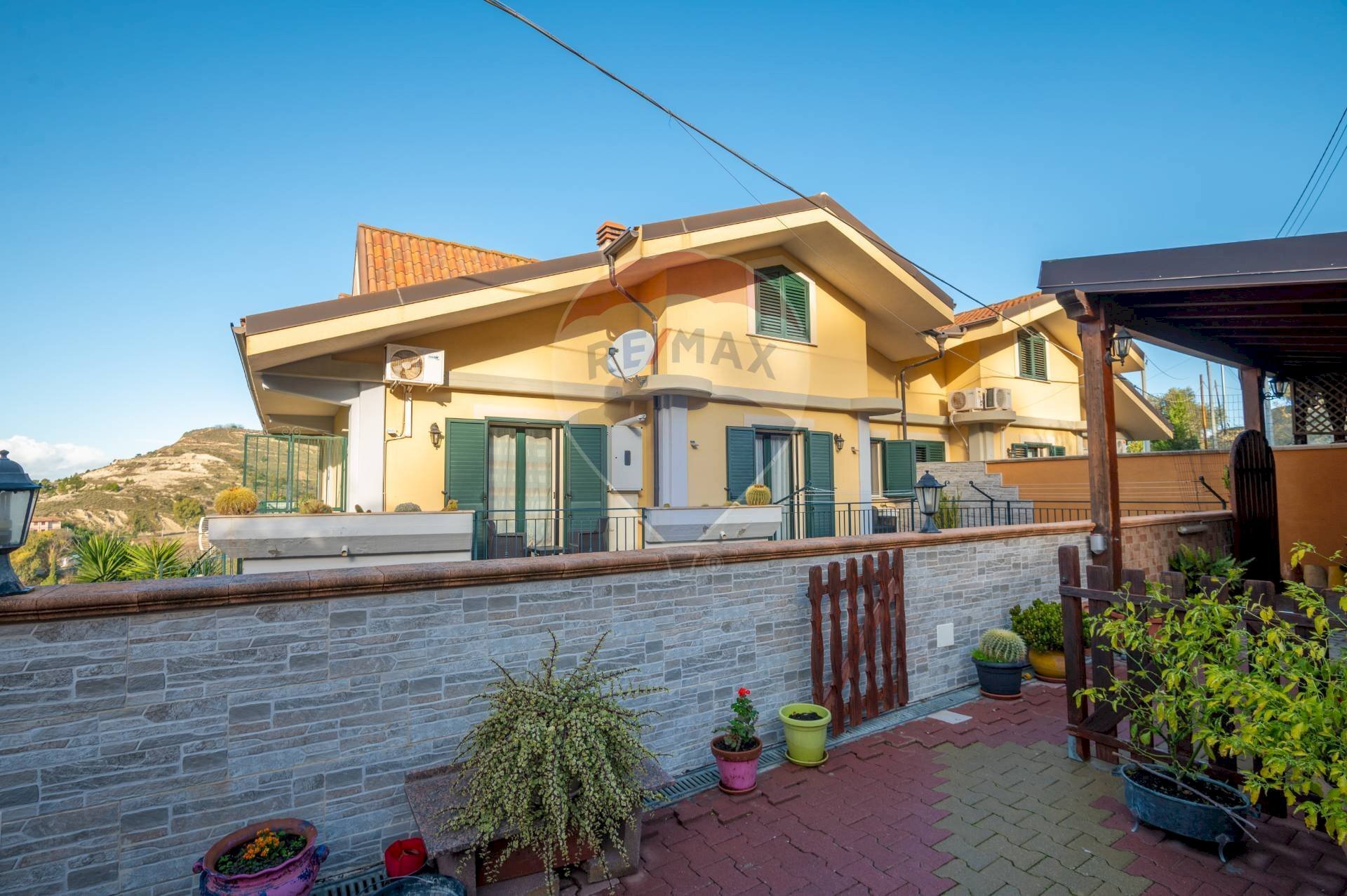 Casa all\'aperto - Villa via giorgio la pira
 
8, Mineo - foto 1