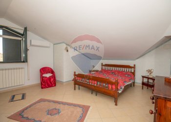 Camera / camera da letto - Villa via giorgio la pira
 
8, Mineo - foto 24