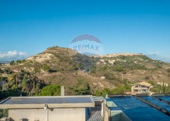 Vista delle montagne - Villa via giorgio la pira
 
8, Mineo - foto 26