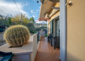 Balcone - Villa via giorgio la pira
 
8, Mineo - foto 28