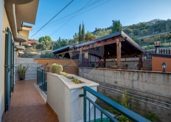 Balcone - Villa via giorgio la pira
 
8, Mineo - foto 29