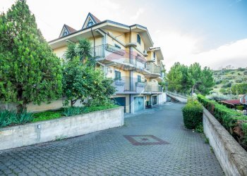 Casa all\'aperto - Villa via giorgio la pira
 
8, Mineo - foto 50