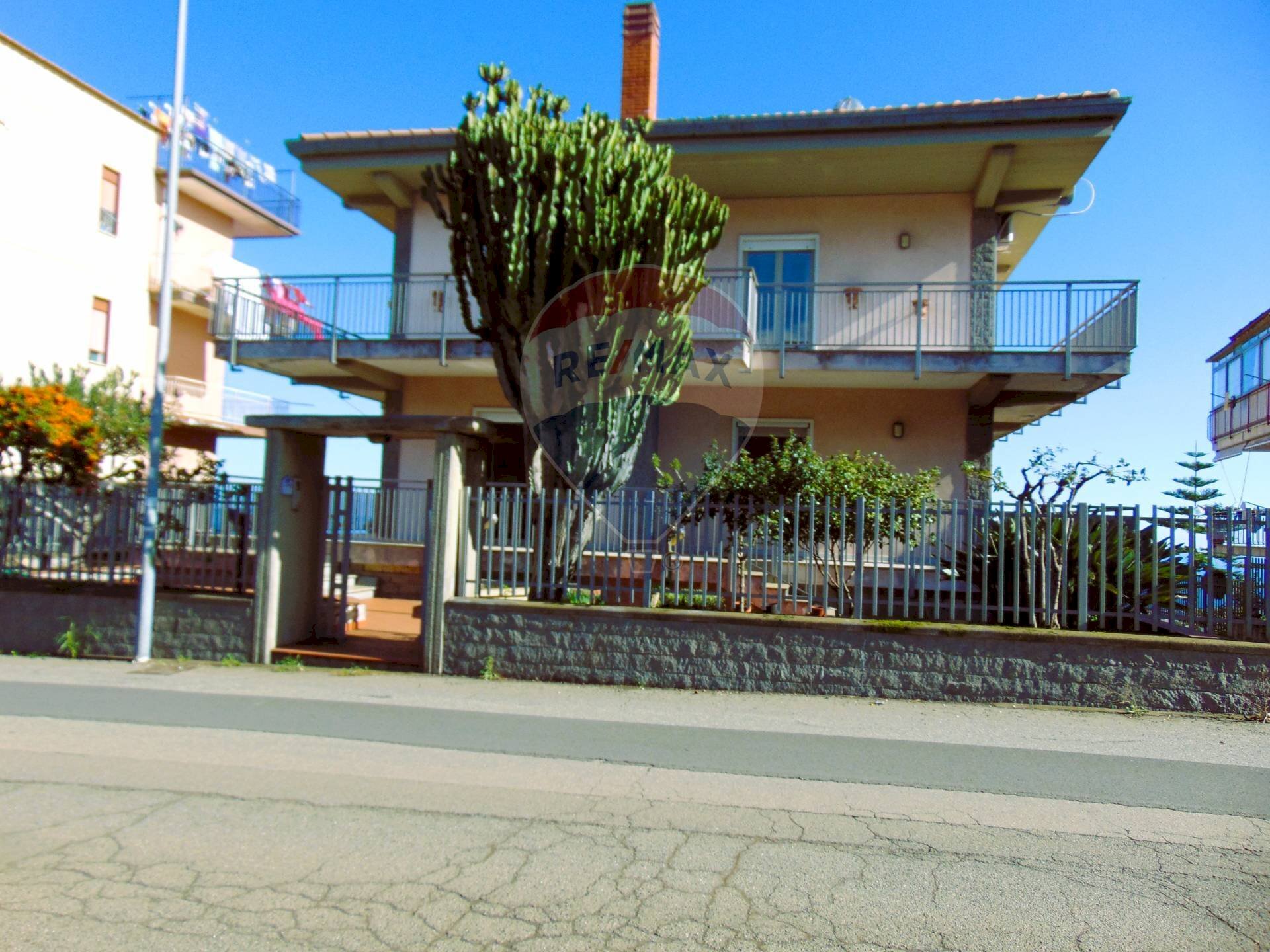 Casa all\'aperto - Villa VIA FILIPPO MEDA
 
77, Giarre - foto 2